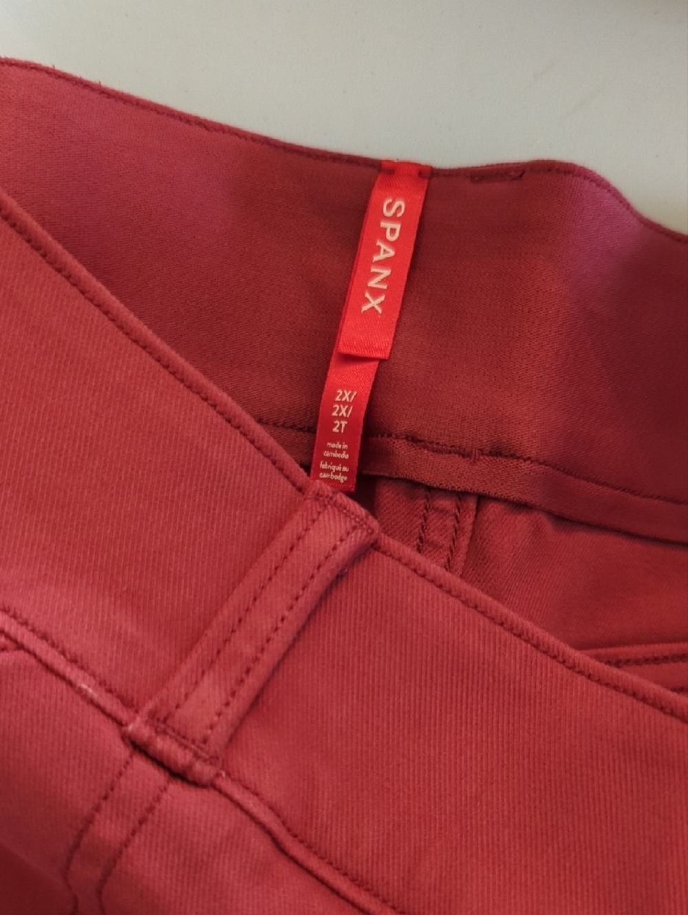 SPANX Red/Fuschia Sculpting 6inch Twill Short with Panel Detailing - Picture 2 of 3